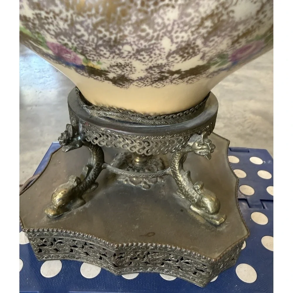 Estate Victorian Handpainted Porcelain Lamp with Gold Trim and Metal‎ Base Works